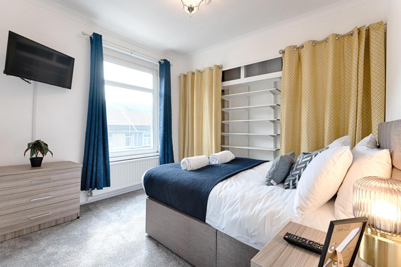 Make This Your Base! Tv In Every Bedroom! Мертир-Тидвилл Экстерьер фото