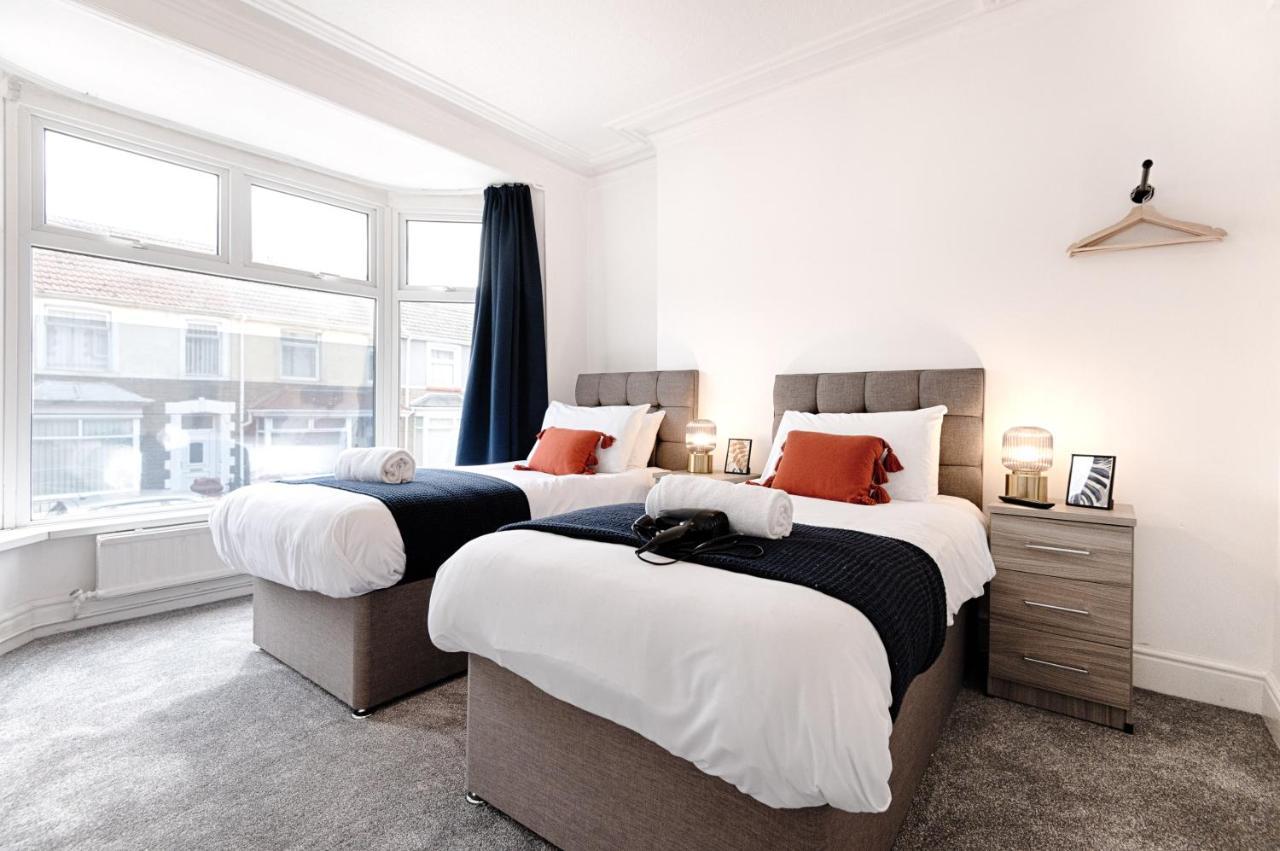 Make This Your Base! Tv In Every Bedroom! Мертир-Тидвилл Экстерьер фото
